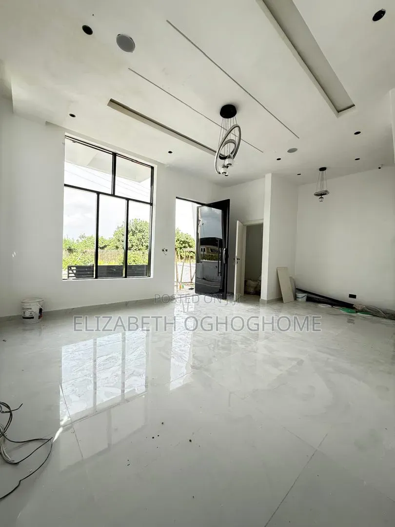 4bdrm Duplex in Sangotedo for sale in Sangotedo