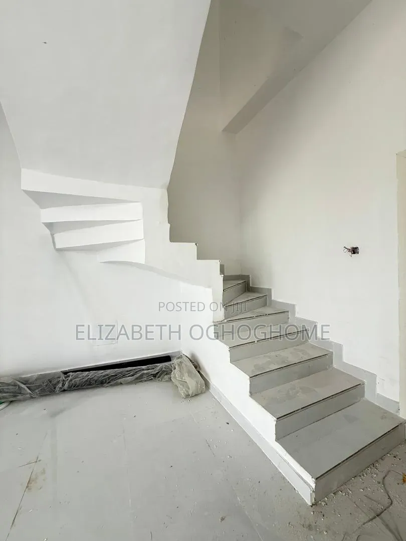 4bdrm Duplex in Sangotedo for sale in Sangotedo