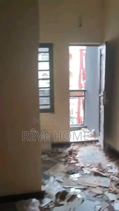 Mini Flat in Adekunle for rent in Adekunle