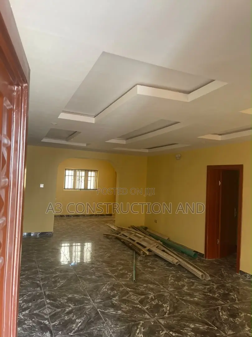 3bdrm Block of Flats in Okebadan Estate, for rent in Akobo
