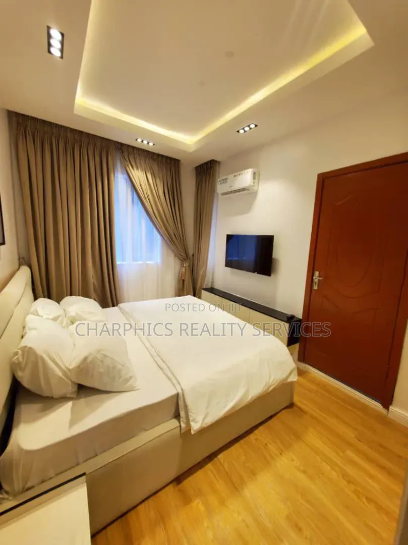 Furnished 3bdrm Apartment in Adeola Odeku for rent in Adeola Odeku