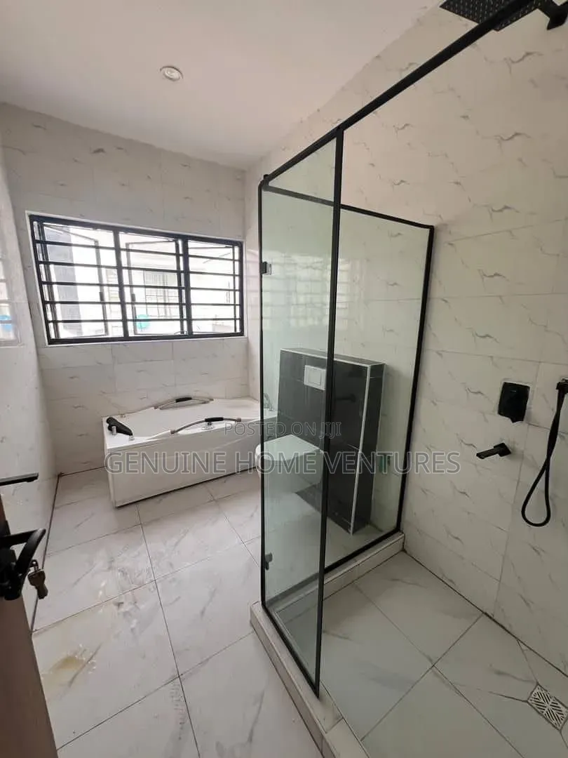 4bdrm Duplex in Ikota for sale in Ikota