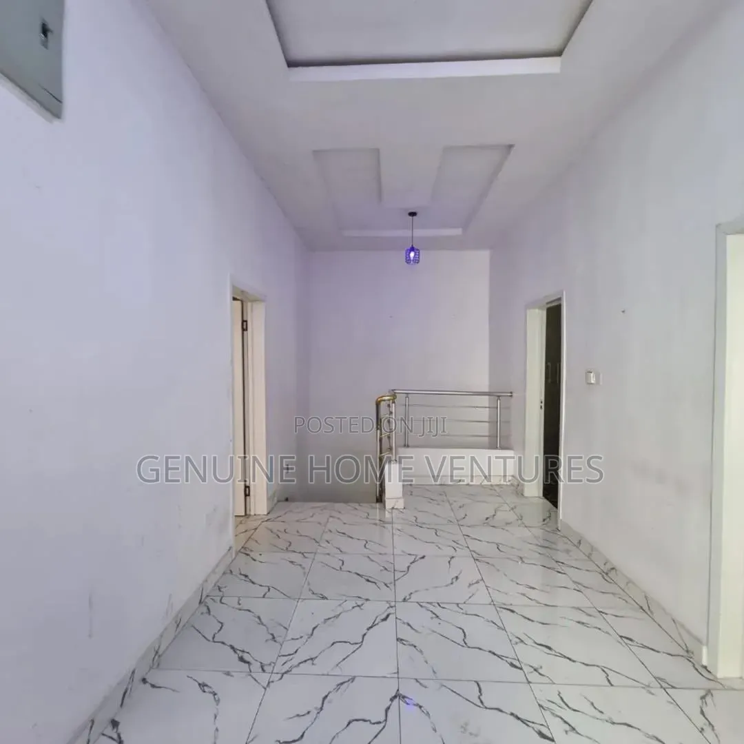 4bdrm Duplex in Ikota for sale in Ikota