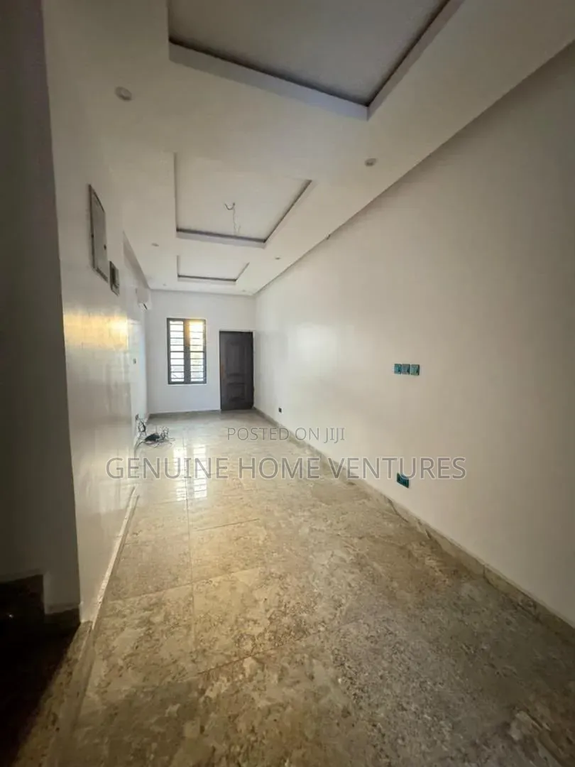 4bdrm Duplex in Ikota for sale in Ikota