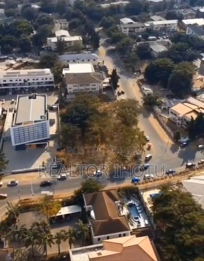 2400sqm, Commercial, Fcda C of O, Tarred Road. in Maitama