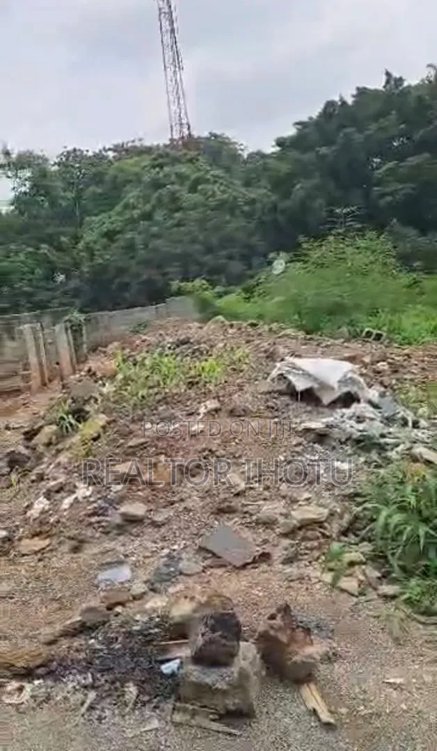 1000sqm, Residential, Fcda C of O and Tarred Road. in Asokoro