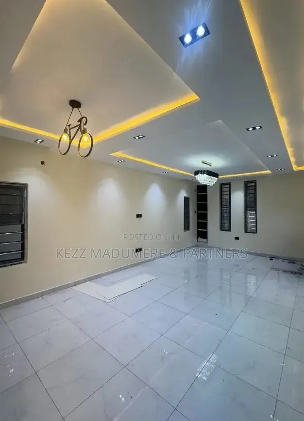 4bdrm Bungalow in Eligbolo Eliozu Port for sale in Eliozu