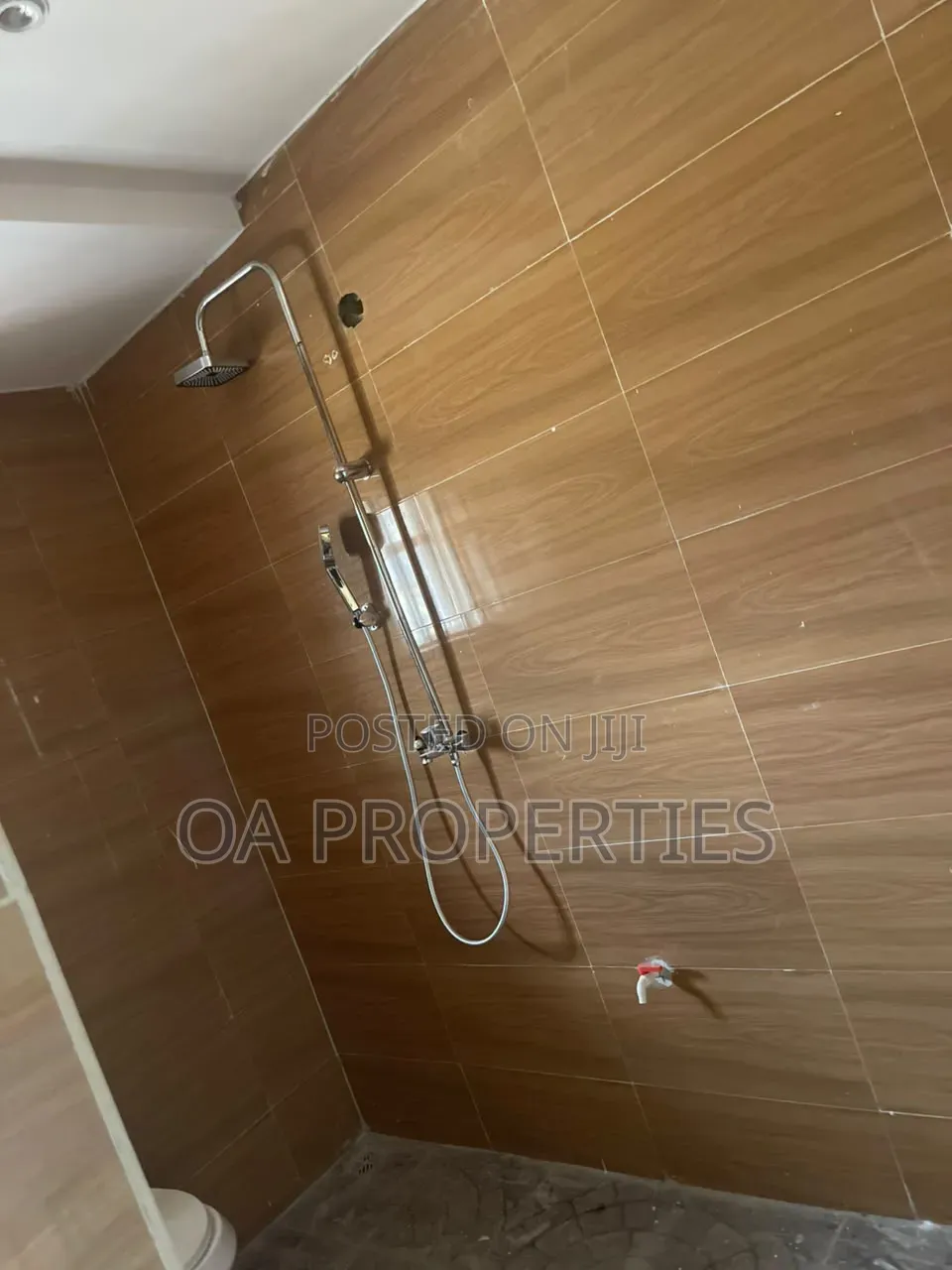 3bdrm Block of Flats in Okebadan Estate, for rent in Ibadan