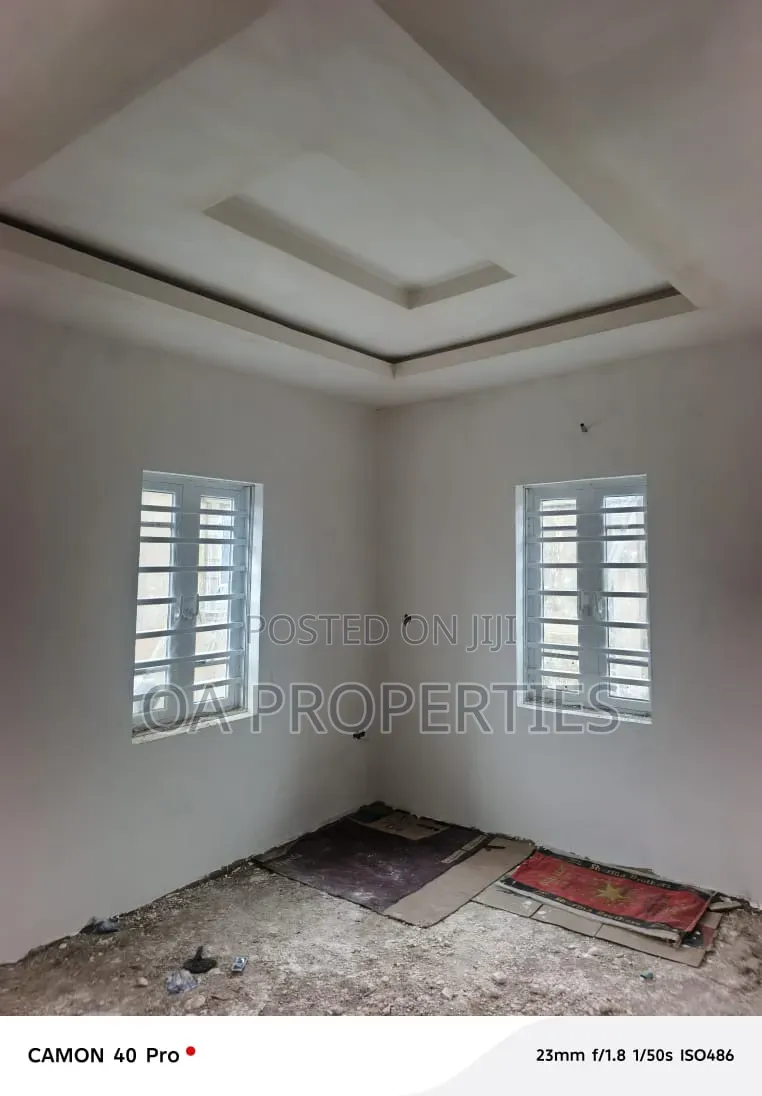3bdrm Chalet in Okebadan Estate for rent in Ibadan