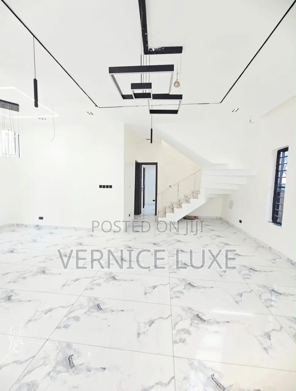 5bdrm Duplex in Dpk, Lafiaji for sale in Lafiaji