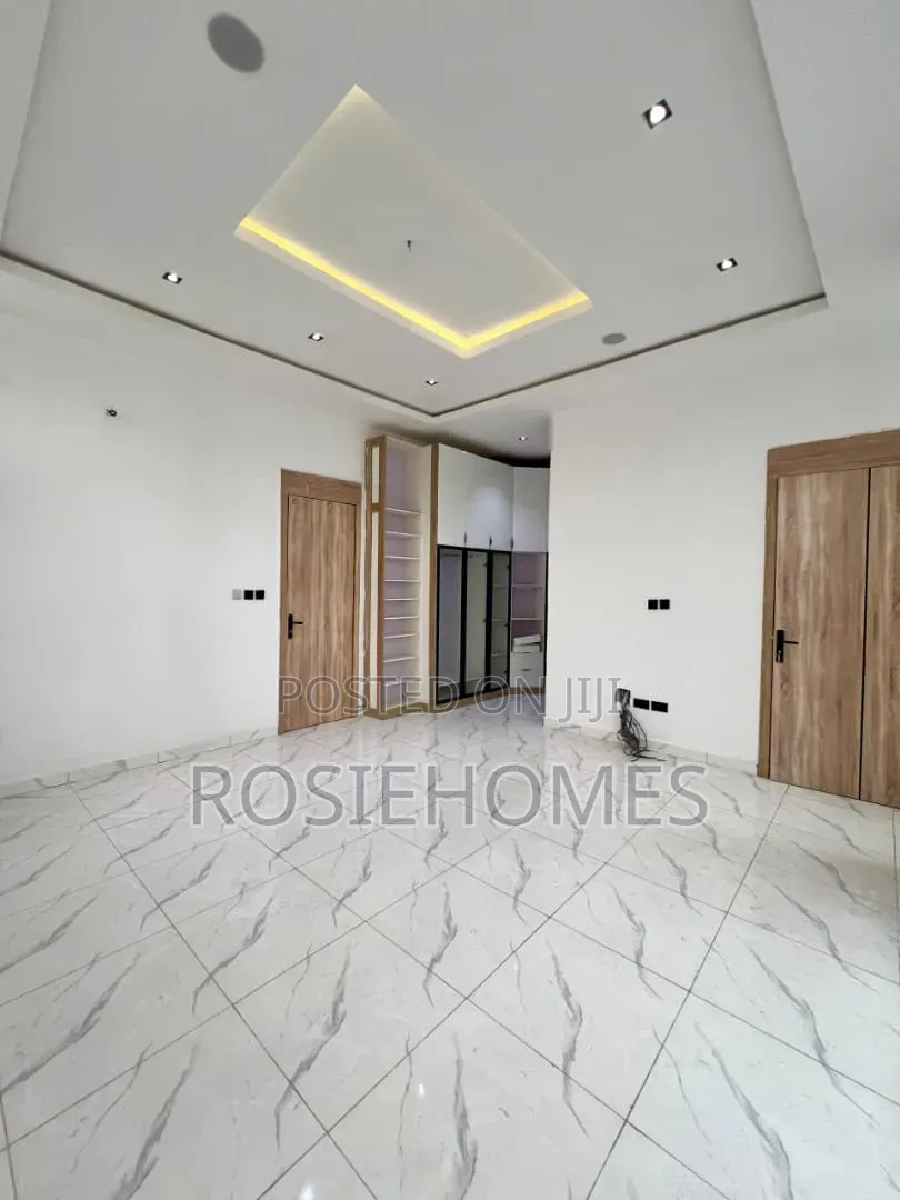 2bdrm Duplex in Lekki Phase 1 for rent in Lekki Phase 1