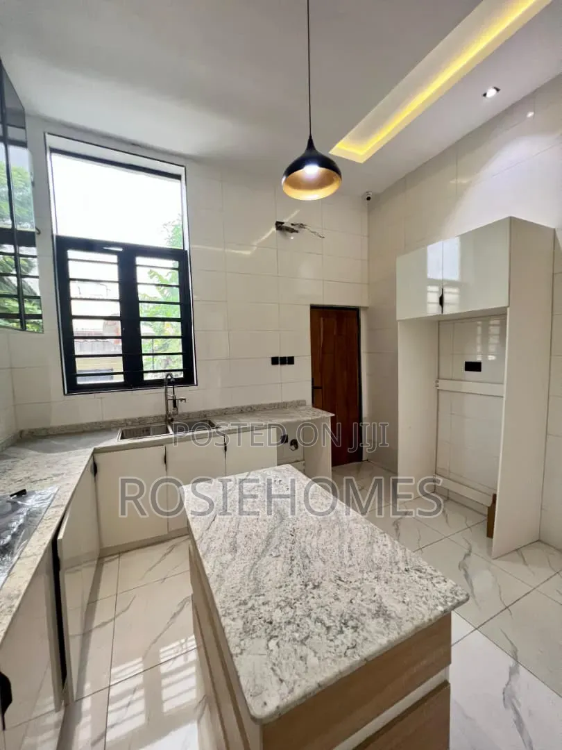 2bdrm Duplex in Lekki Phase 1 for rent in Lekki Phase 1