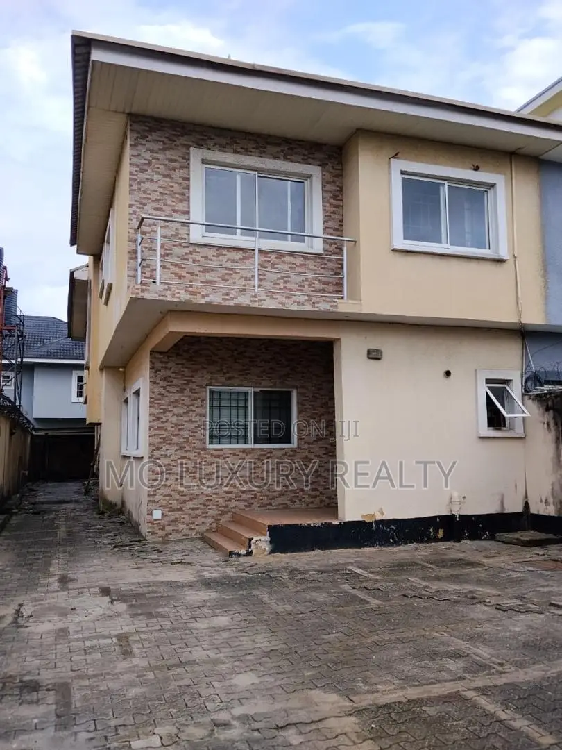 4bdrm Duplex in Lekki Phase 1 for rent in Lekki Phase 1