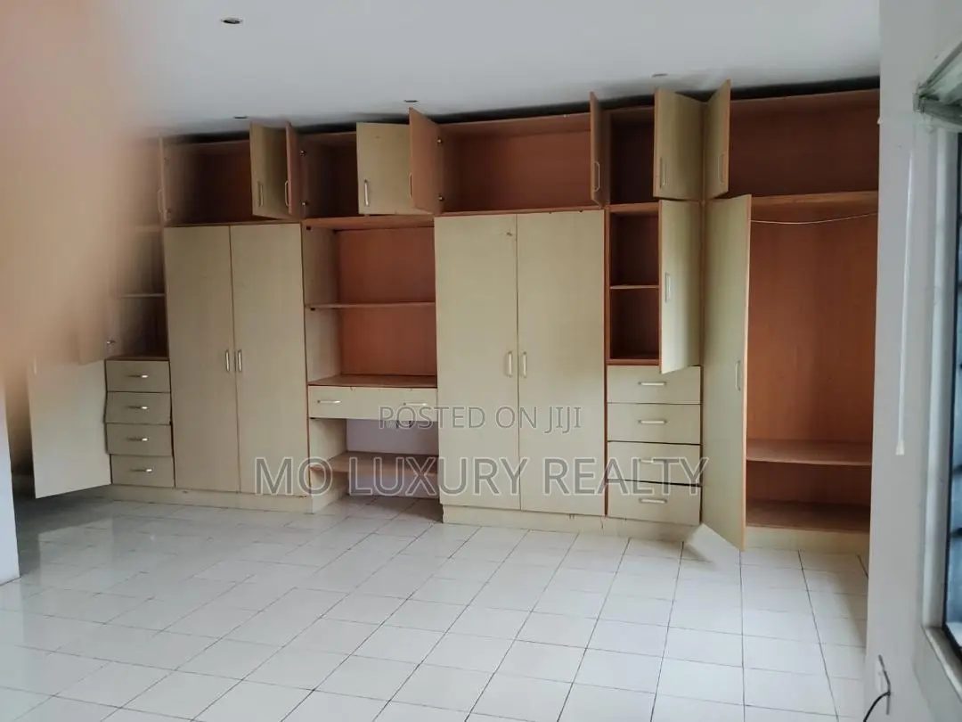 4bdrm Duplex in Lekki Phase 1 for rent in Lekki Phase 1