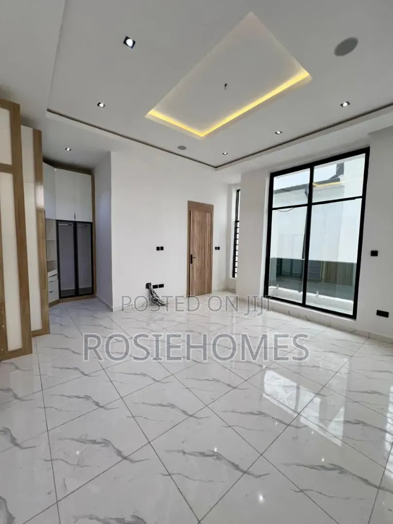 3bdrm Apartment in Lekki Phase 1 for rent in Lekki Phase 1