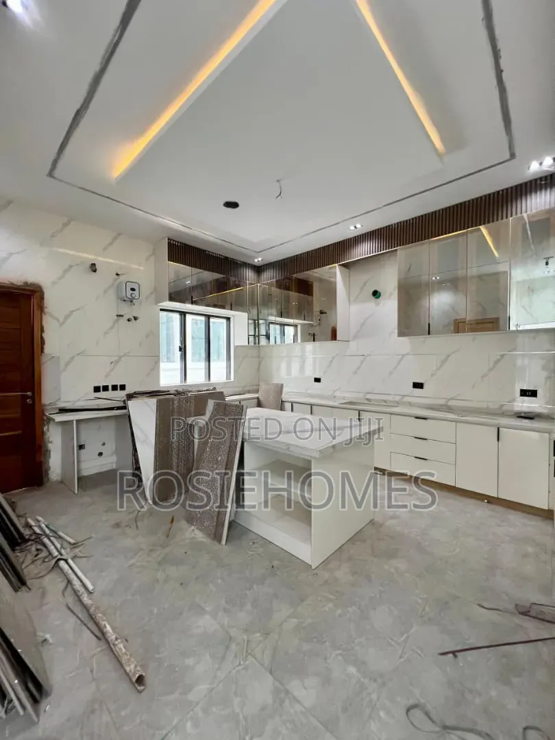3bdrm Apartment in Lekki Phase 1 for rent in Lekki Phase 1