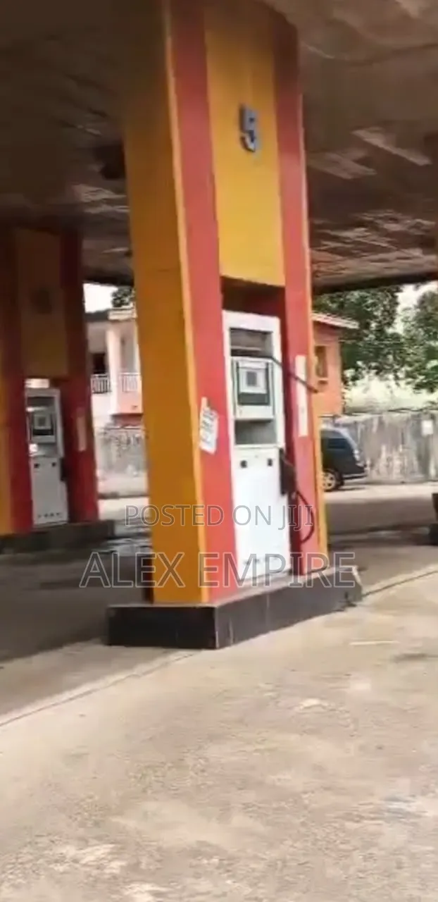 Filling Station With 12 Pump for Sale in Dopemu in Dopemu