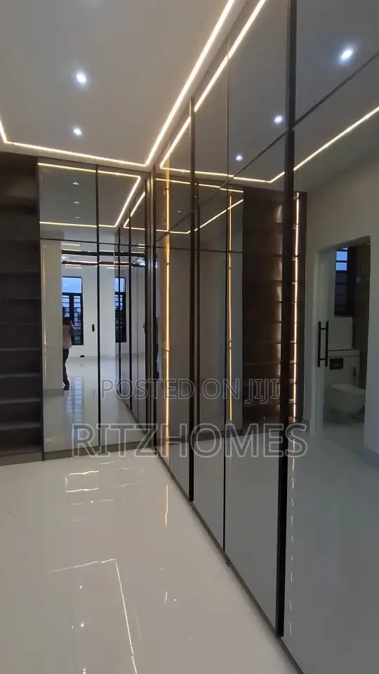 5bdrm Duplex in Sangotedo for sale in Sangotedo