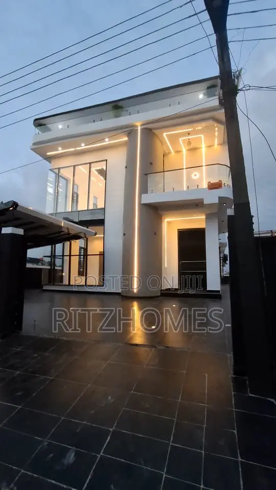 5bdrm Duplex in Sangotedo for sale in Sangotedo