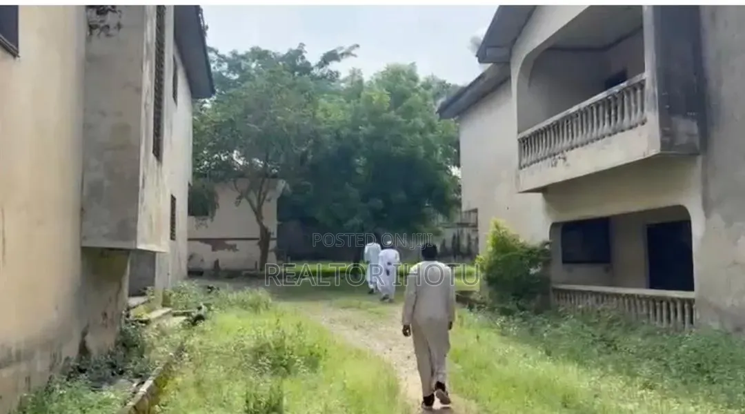 2864sqm, Residential, Fcda C of O, Tarred Road in Wuse 2