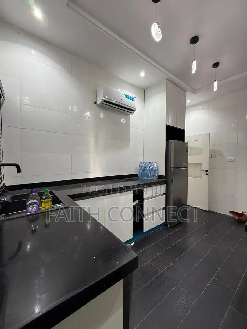 Furnished 3bdrm Apartment in Lekki Phase 1 for sale in Lekki Phase 1