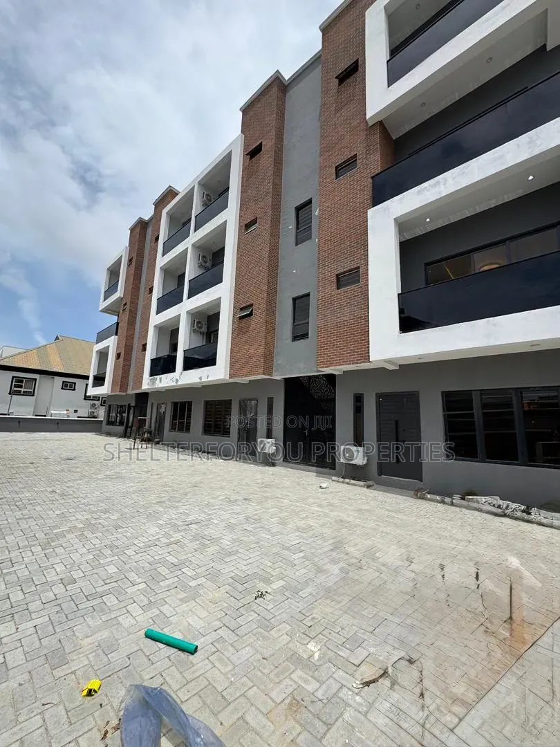 3bdrm Maisonette in Lekki Phase 1 for sale in Lekki Phase 1
