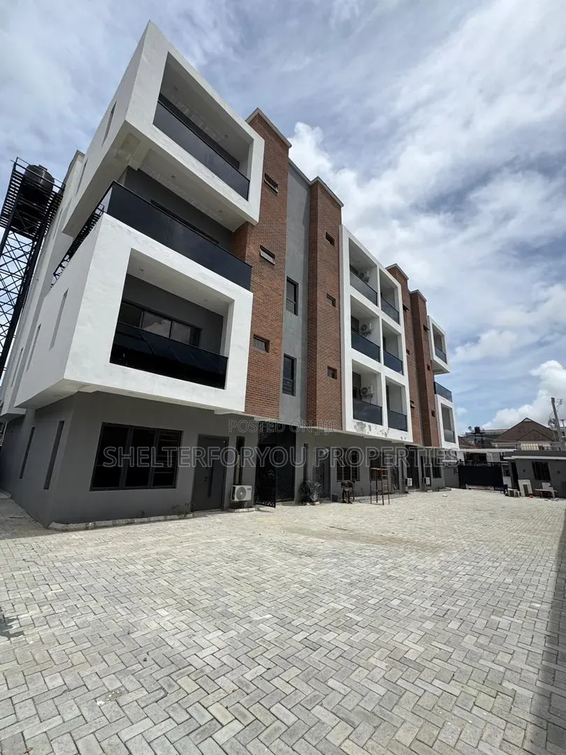 3bdrm Maisonette in Lekki Phase 1 for sale in Lekki Phase 1