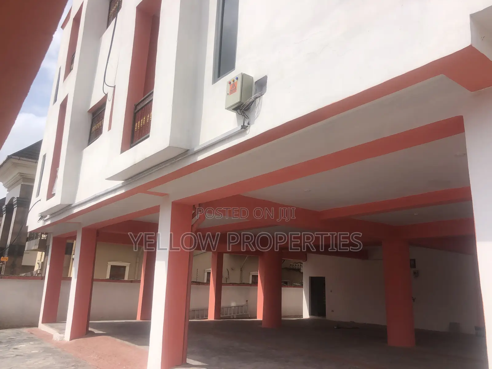 Furnished 2bdrm Apartment in Lakeveiw Estate, Amuwo-Odofin for sale in Amuwo-Odofin