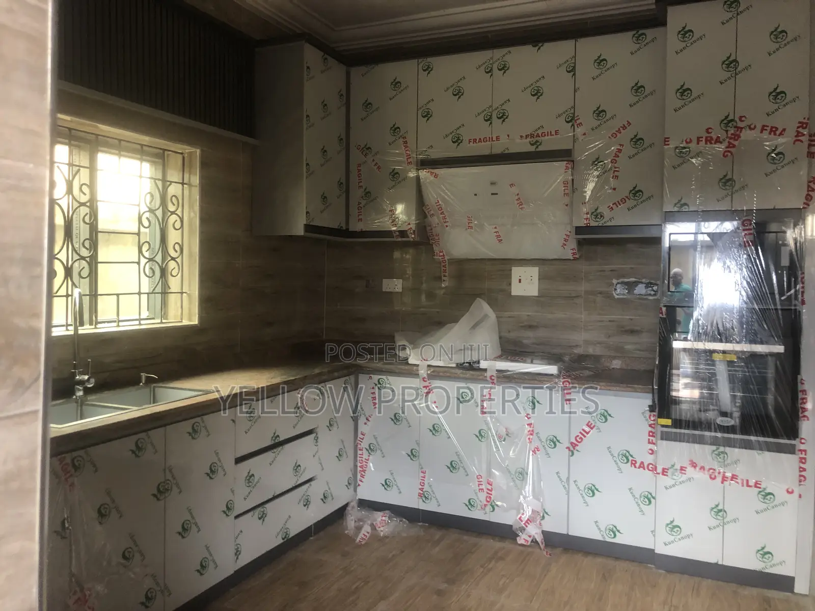 Furnished 3bdrm Apartment in Lakeveiw Estate, Amuwo-Odofin for sale in Amuwo-Odofin