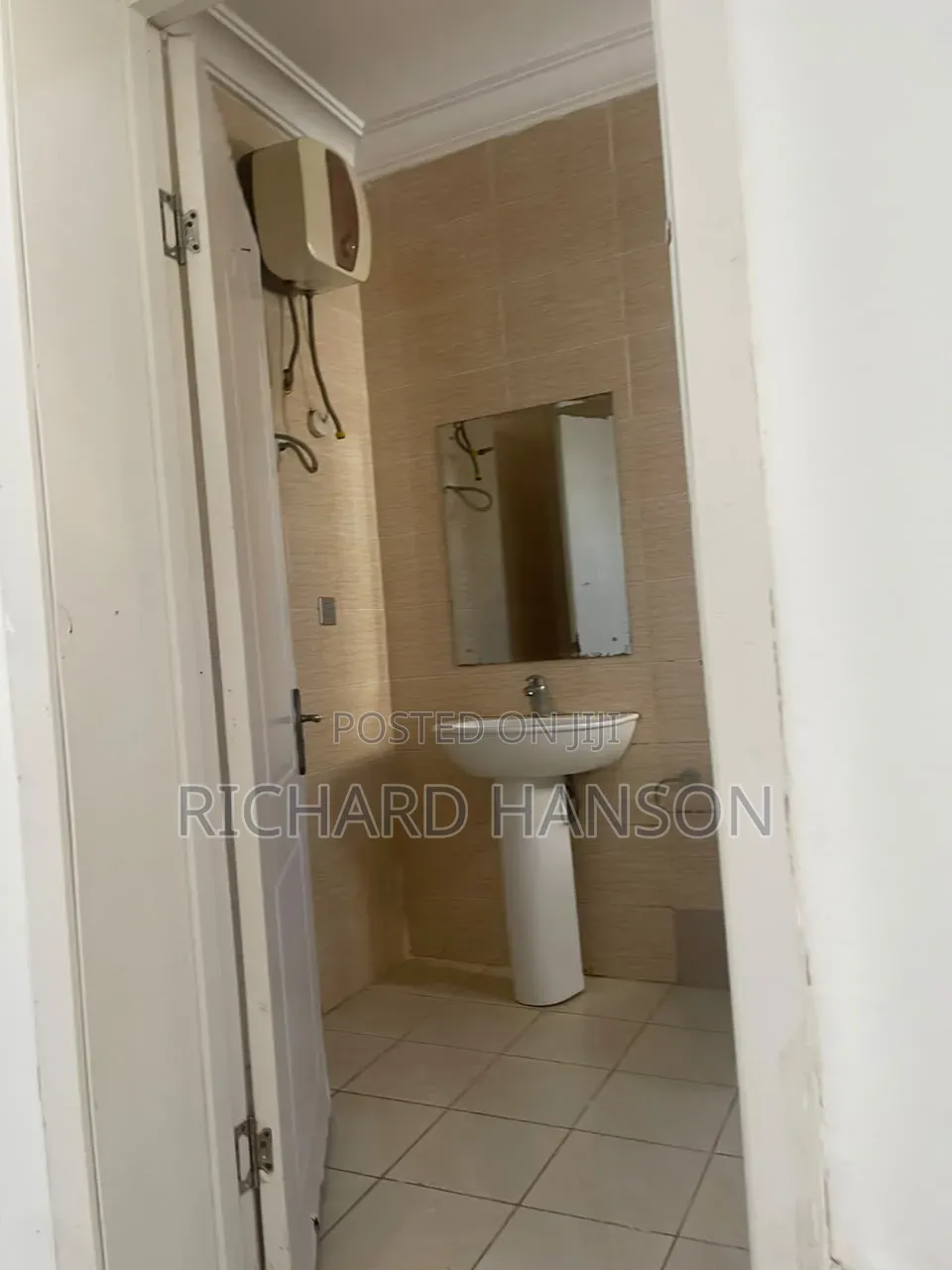 1bdrm Shared Apartment in Chevron (Shared for rent in Chevron