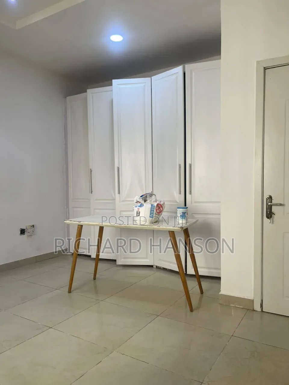 1bdrm Shared Apartment in Chevron (Shared for rent in Chevron
