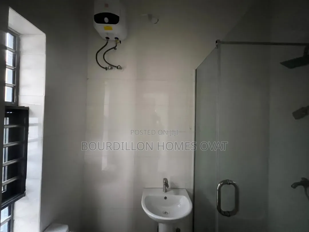 2bdrm Apartment in Abraham Adesanya Estate for sale in Abraham Adesanya Estate