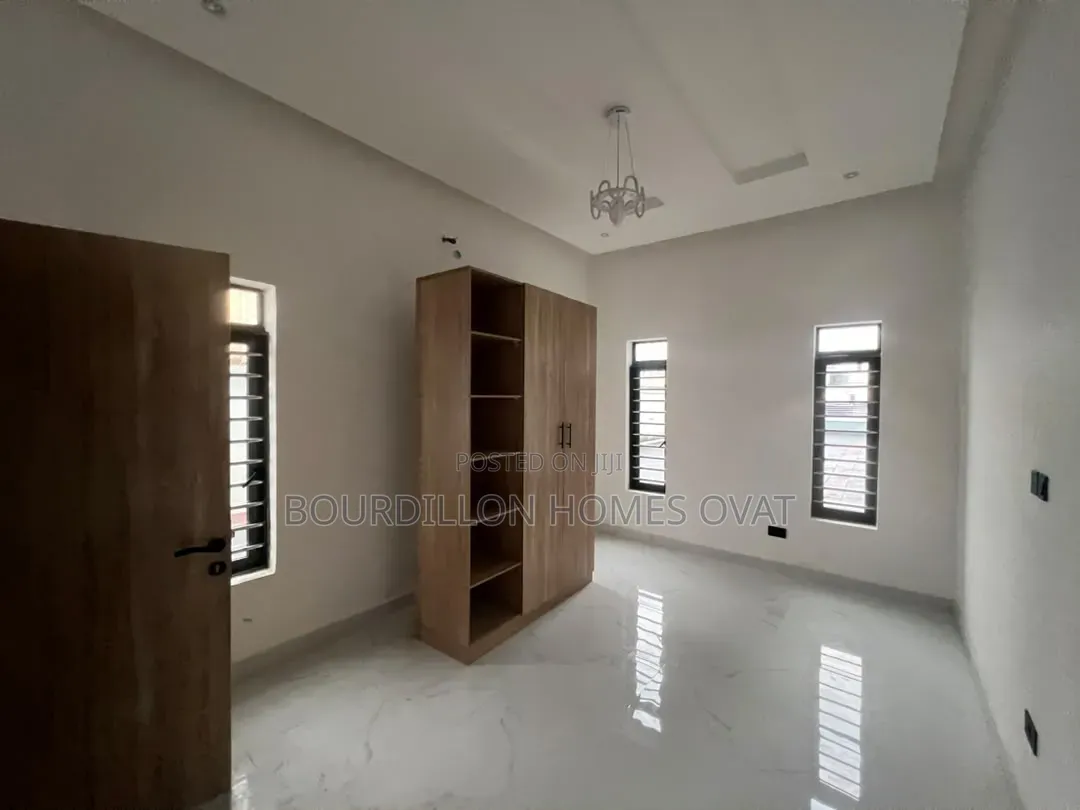 2bdrm Apartment in Abraham Adesanya Estate for sale in Abraham Adesanya Estate