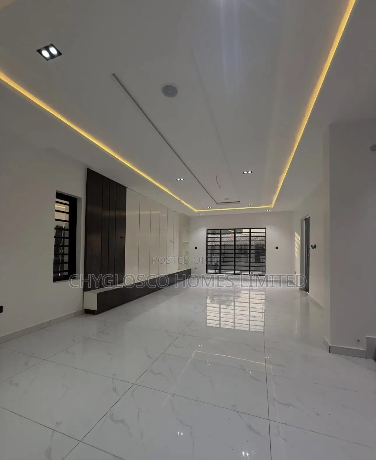 4bdrm Duplex in Cocaine Estate, New Layout for sale in New Layout