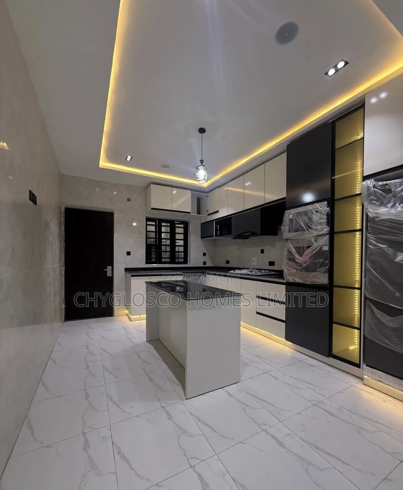 4bdrm Duplex in Cocaine Estate, New Layout for sale in New Layout