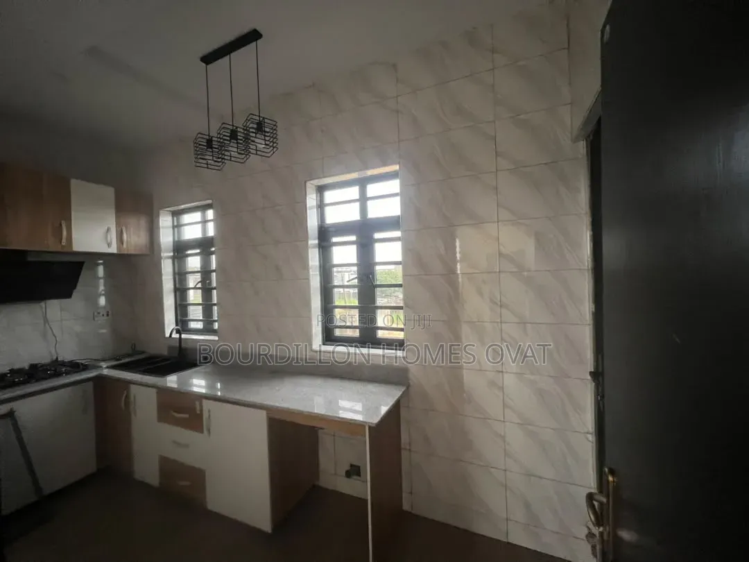 2bdrm Apartment in Abraham Adesanya Estate for sale in Abraham Adesanya Estate