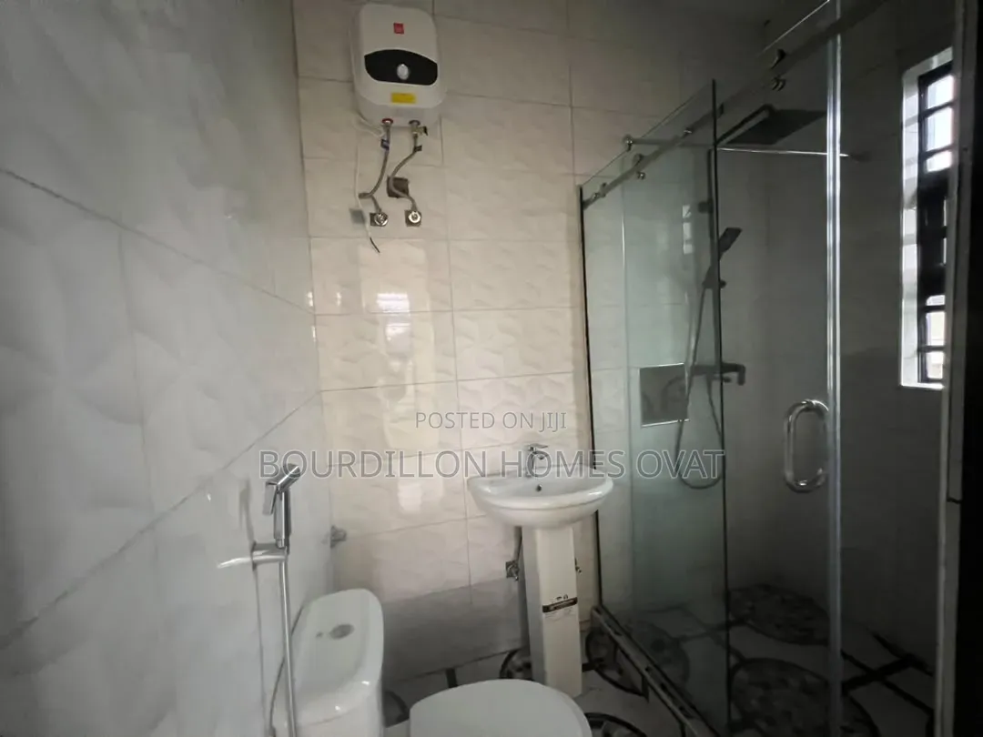 2bdrm Apartment in Abraham Adesanya Estate for sale in Abraham Adesanya Estate