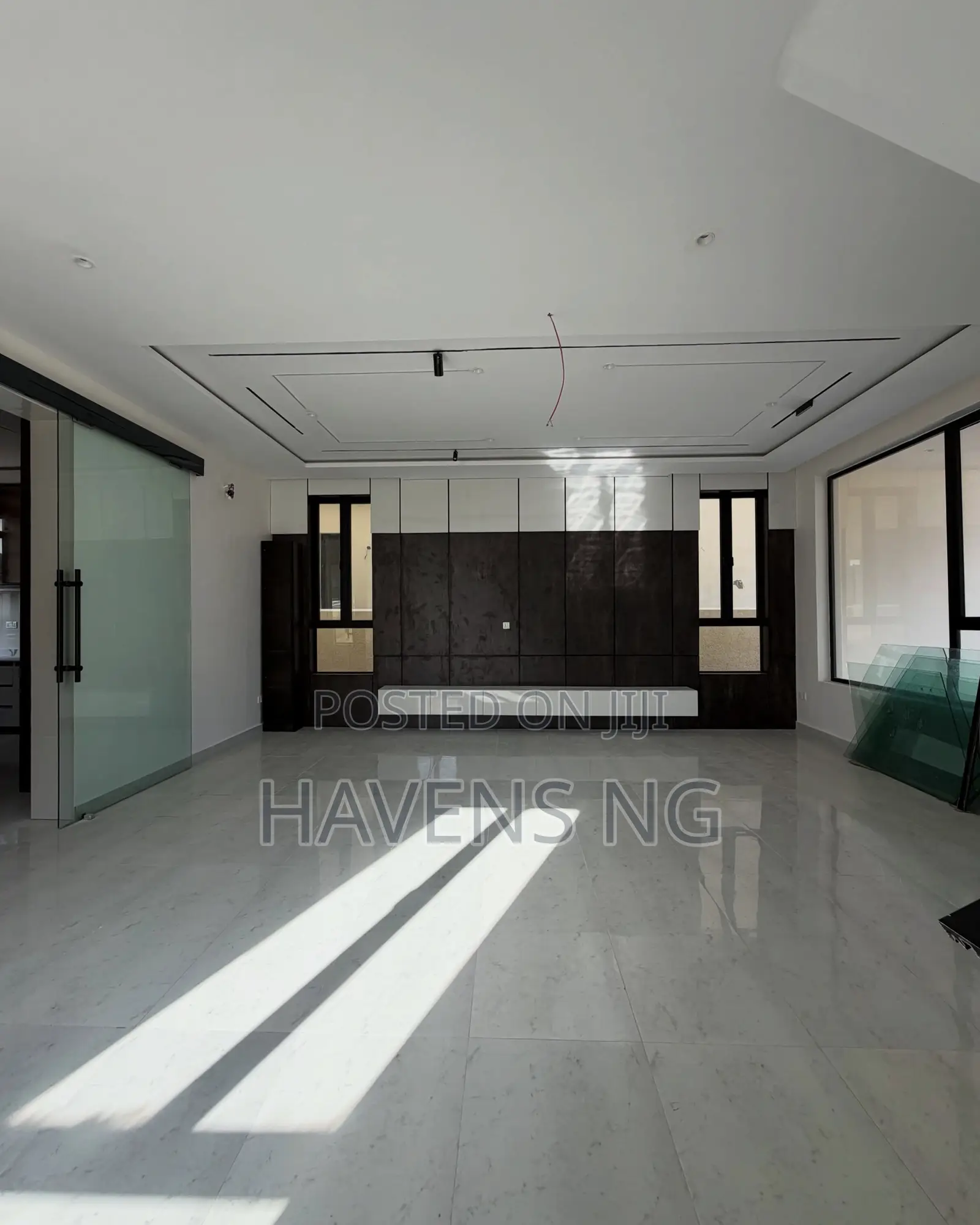 5bdrm Duplex in Lekki Phase 2 for sale in Lekki Phase 2