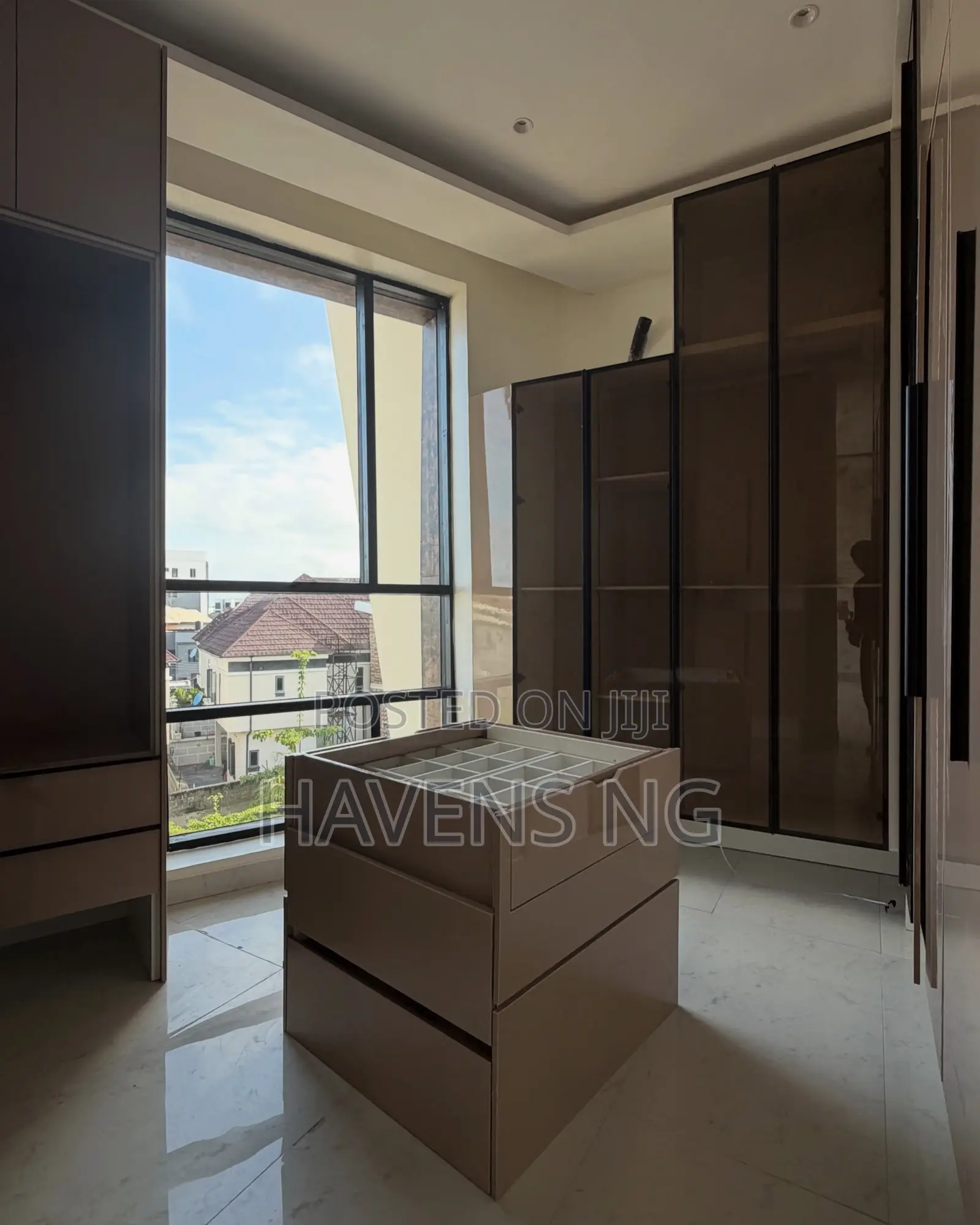 5bdrm Duplex in Lekki Phase 2 for sale in Lekki Phase 2