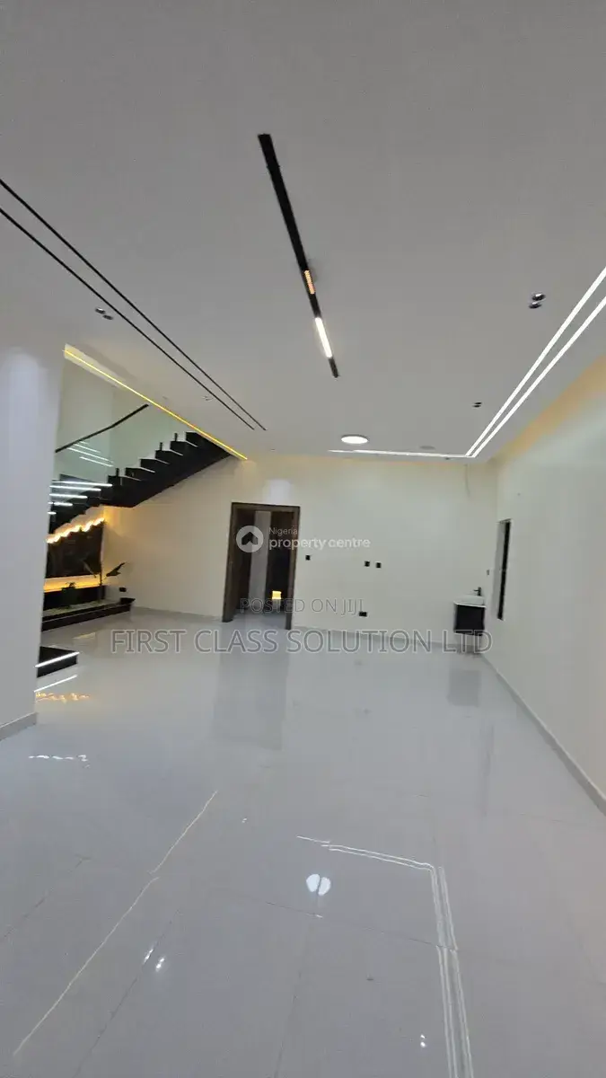 Furnished 4bdrm Duplex in Enugu for sale in Enugu