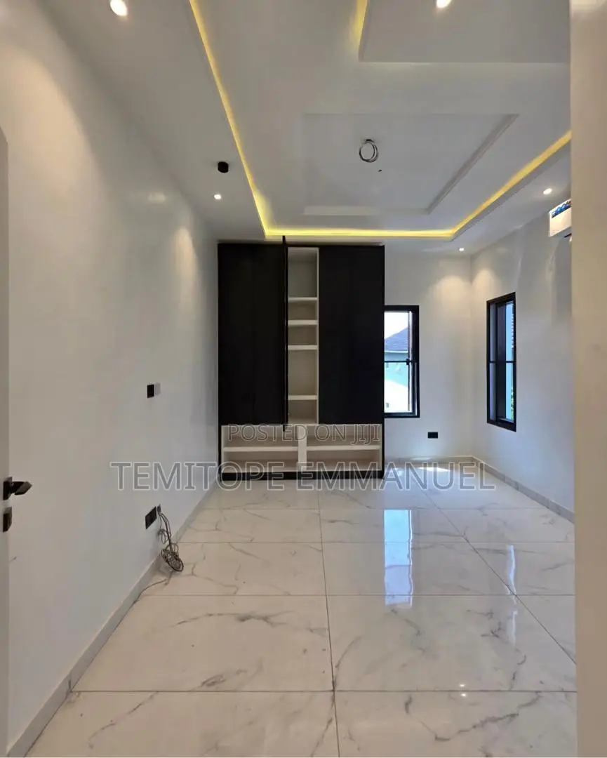 Furnished 5bdrm Duplex in Lekki Phase 1 for sale in Lekki Phase 1