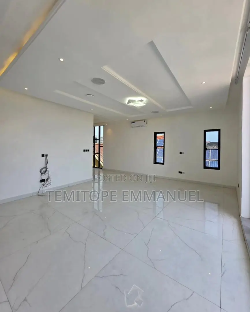 Furnished 5bdrm Duplex in Lekki Phase 1 for sale in Lekki Phase 1