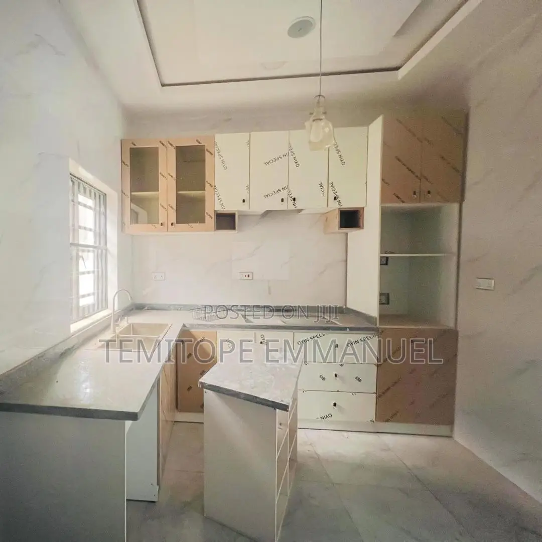 Furnished 2bdrm Duplex in Lekki for sale in Lekki