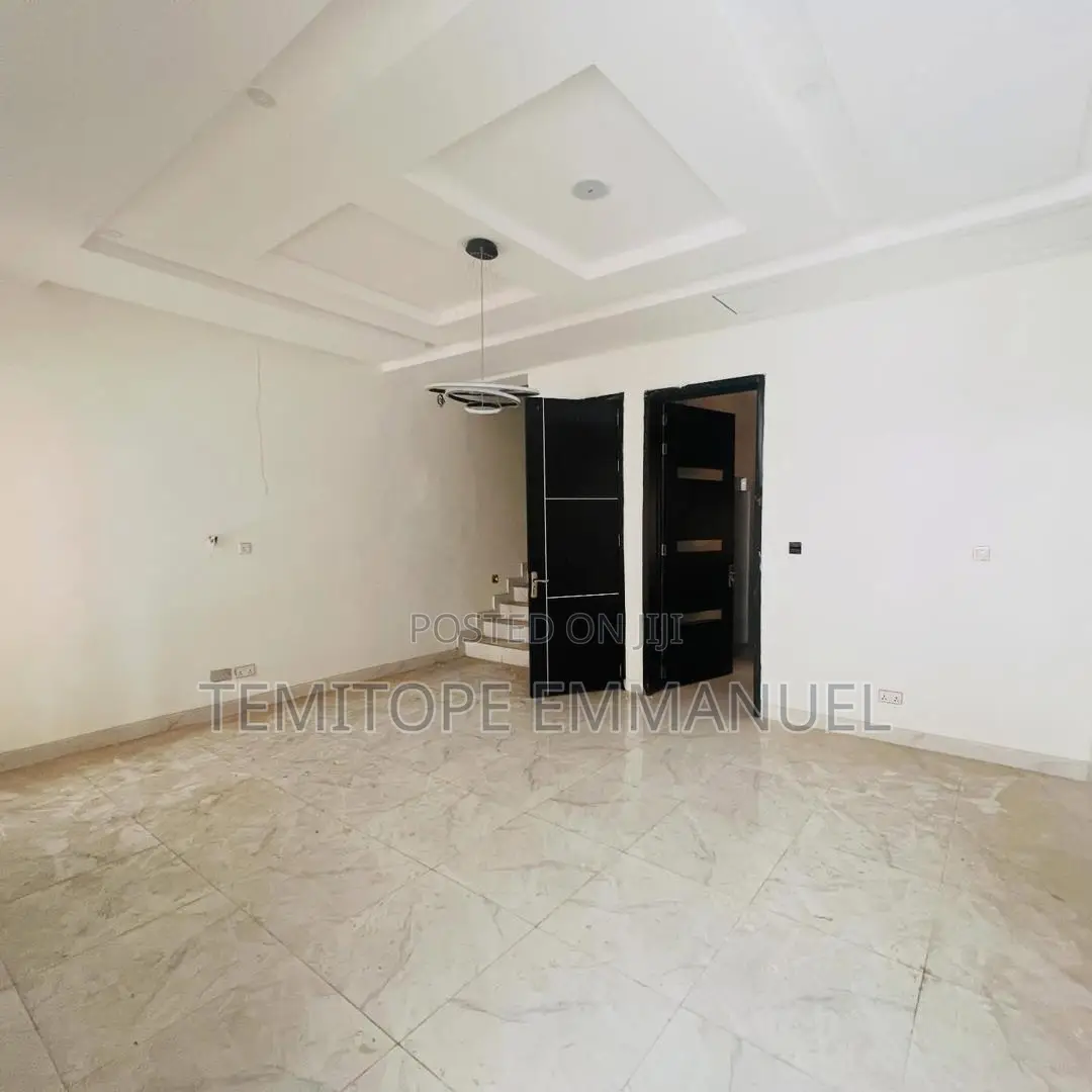 Furnished 2bdrm Duplex in Lekki for sale in Lekki