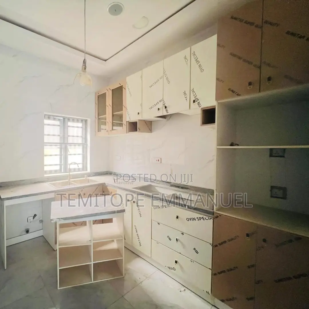 Furnished 2bdrm Duplex in Lekki for sale in Lekki