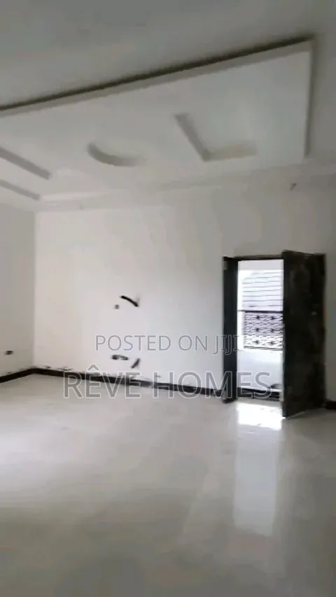 3bdrm Block of Flats in Mende for rent in Mende