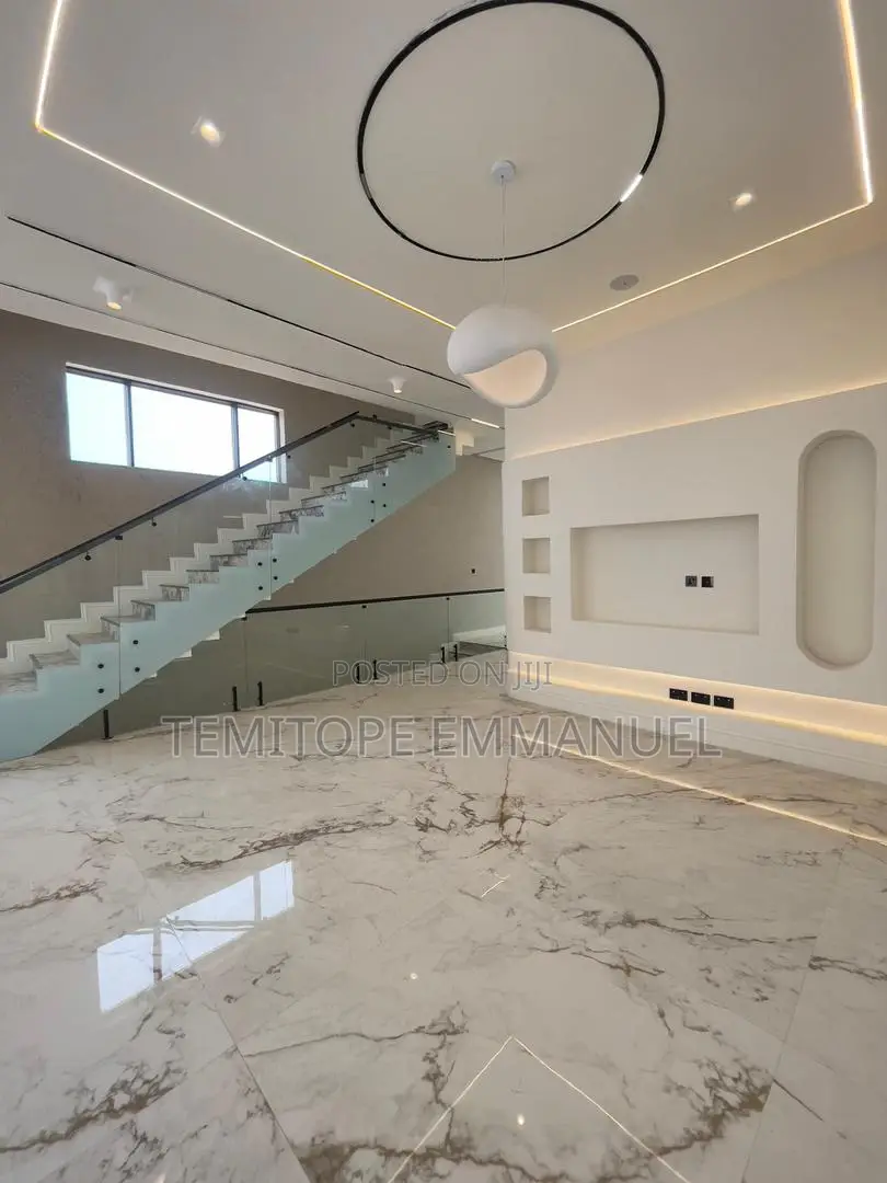 Furnished 3bdrm Duplex in Lekki Phase 1 for sale in Lekki Phase 1