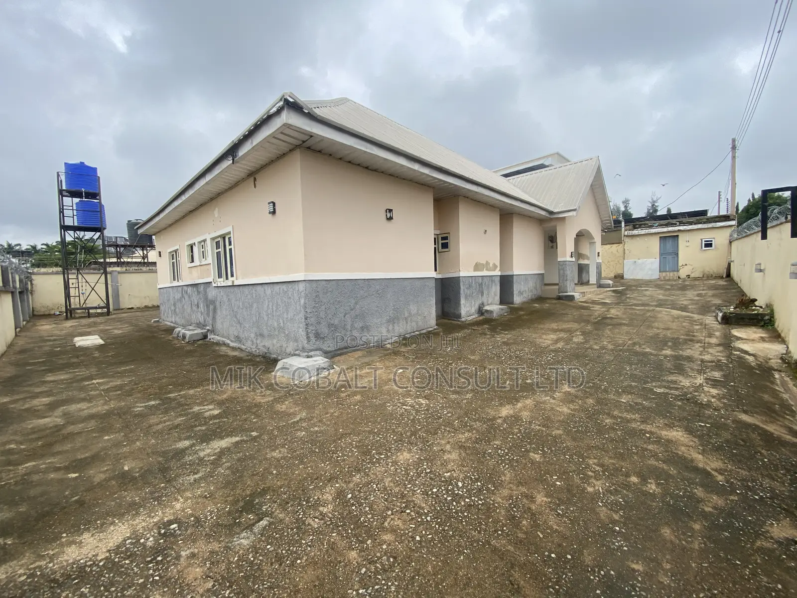 4bdrm Bungalow in Works And Housing, Gwarinpa for rent in Gwarinpa