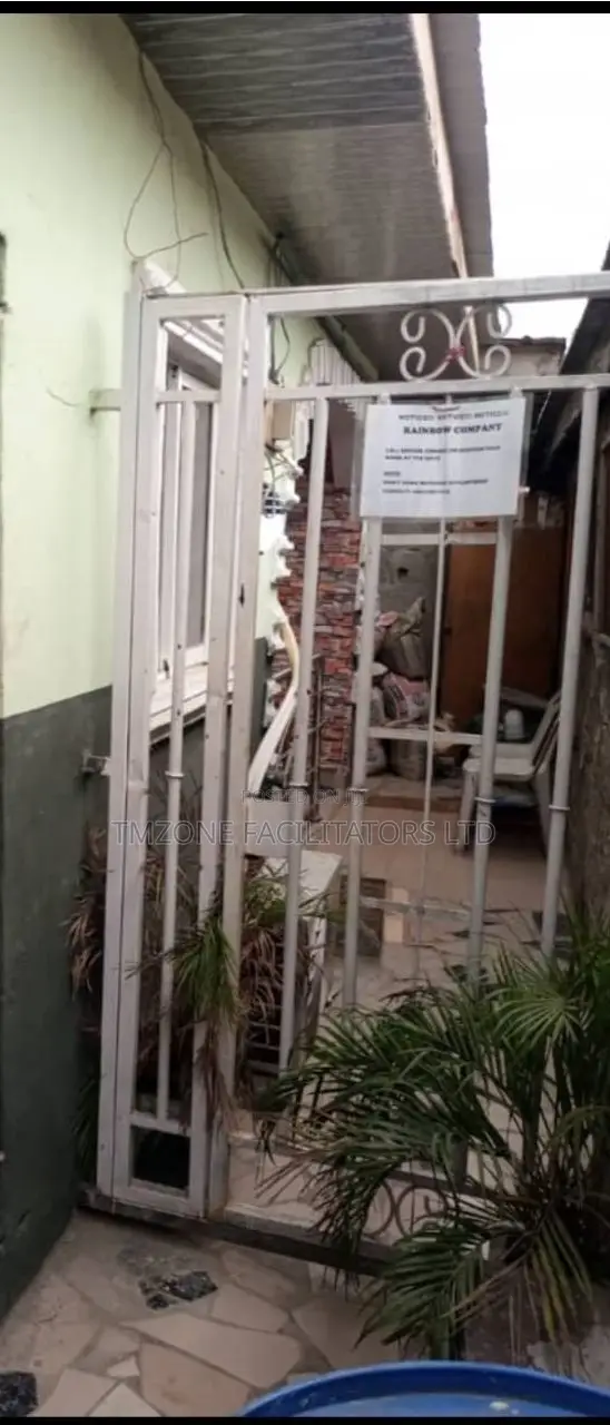 Furnished Mini Flat in Makoko, Yaba for sale in Makoko
