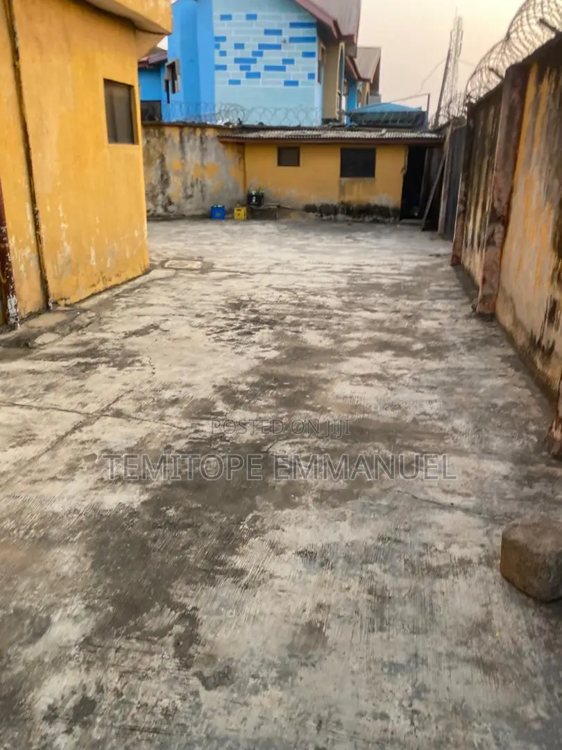 Furnished 16bdrm Block of Flats in Akowonjo for sale in Akowonjo